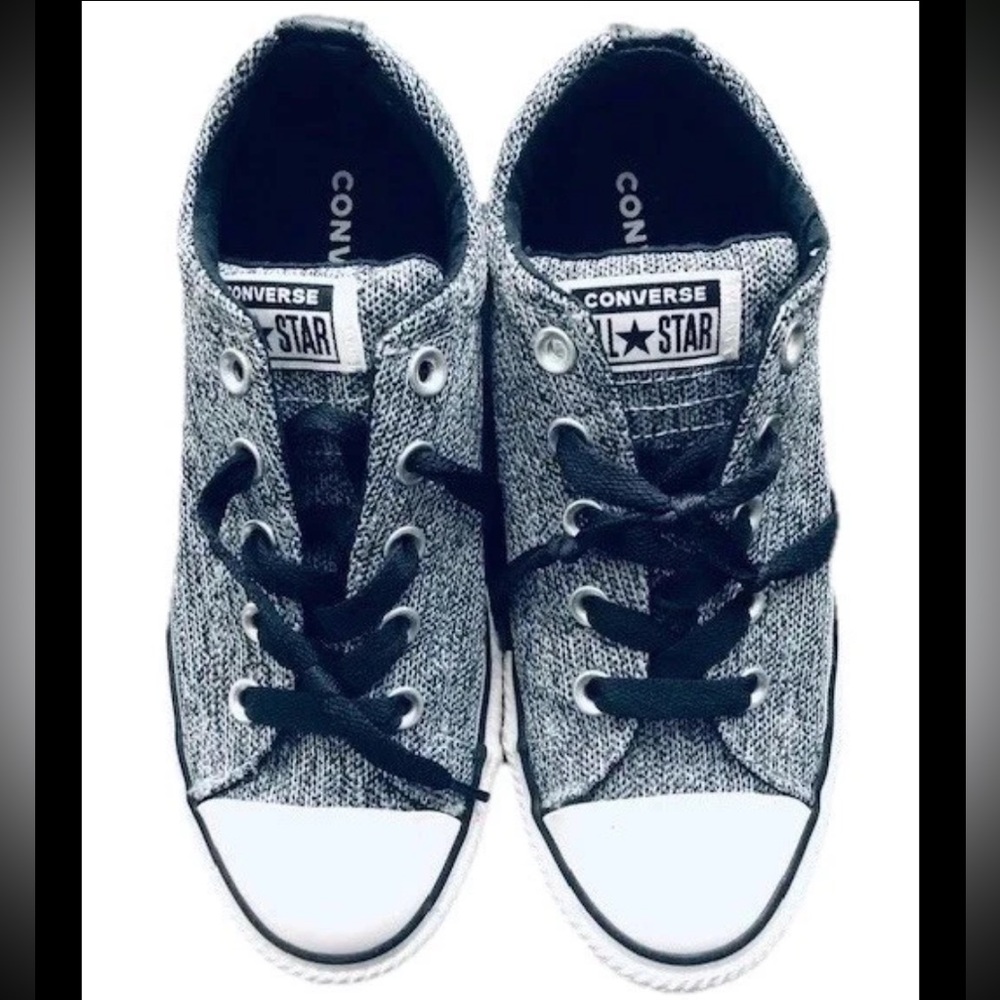 CONVERSE ALL STAR
JUNIOR LOW TOP Casual
Sneakers Kids SIZE 3
COLOR GREY/WHITE